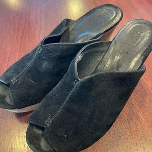 Ugg suede open toe slides sz 9.5